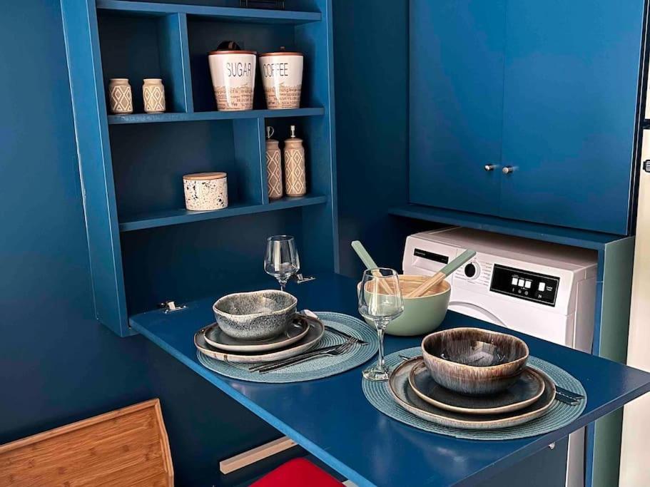 Bluexenia 1 Bedroom Retro Luxury Athens Luaran gambar